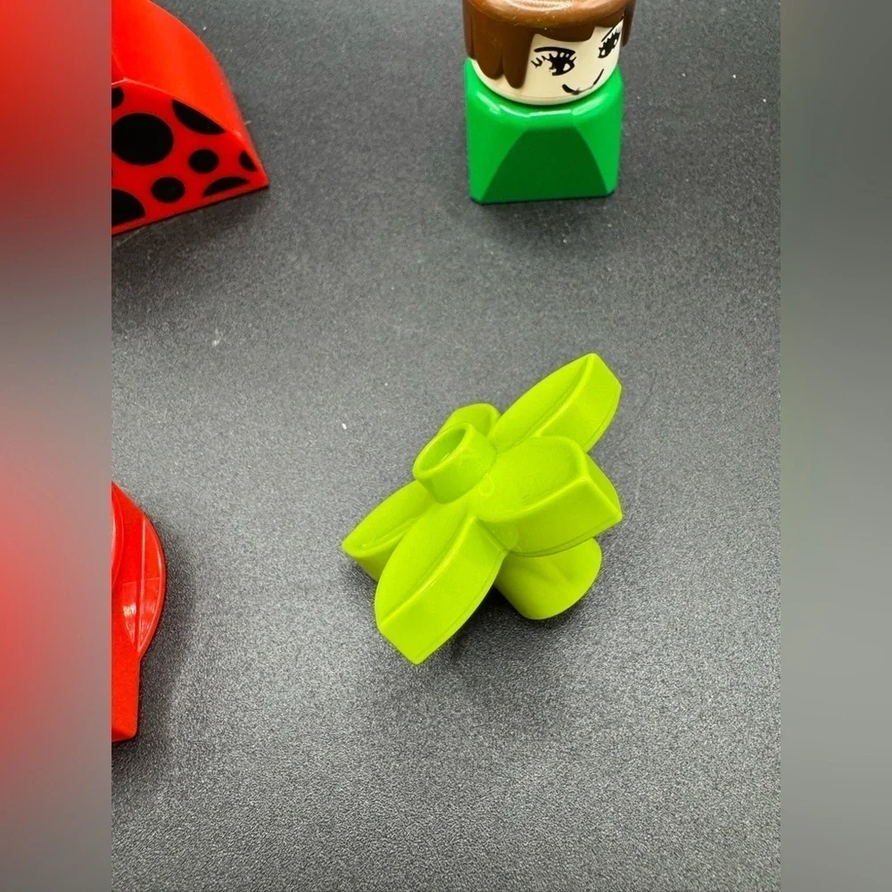 Assorted Vintage Lego Duplo 5 Pieces Spiderman Lady Bug Woman Turtle Flower